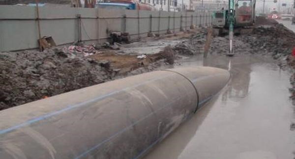 pe頂（dǐng）管，牽（qiān）引管