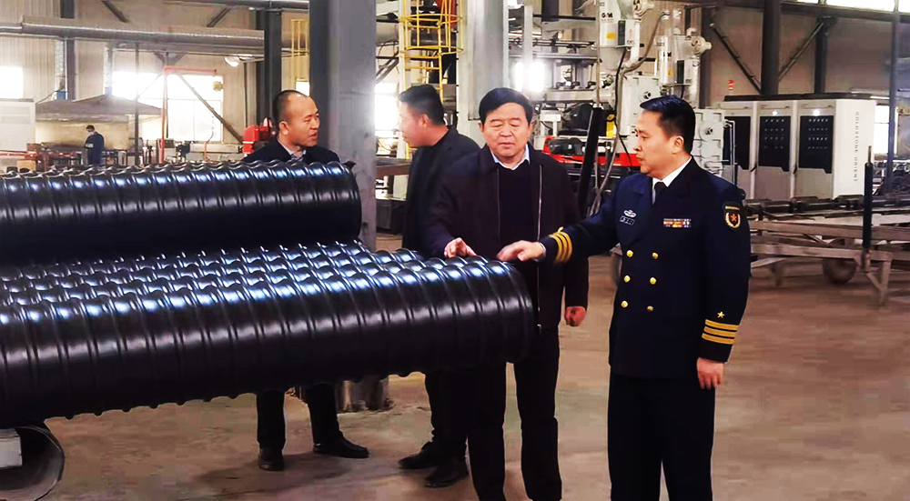 縣武裝部部長周文軍蒞臨山東糖心vlog（ruì）參觀指導（dǎo）